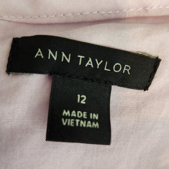 Ann Taylor Floral Embroidered Shift Dress - Size 12 - Lavender - 3D Flowers - Picture 3 of 8